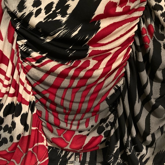 Nueva Ruched Long Sleeve Animal Print Top - Picture 7 of 10